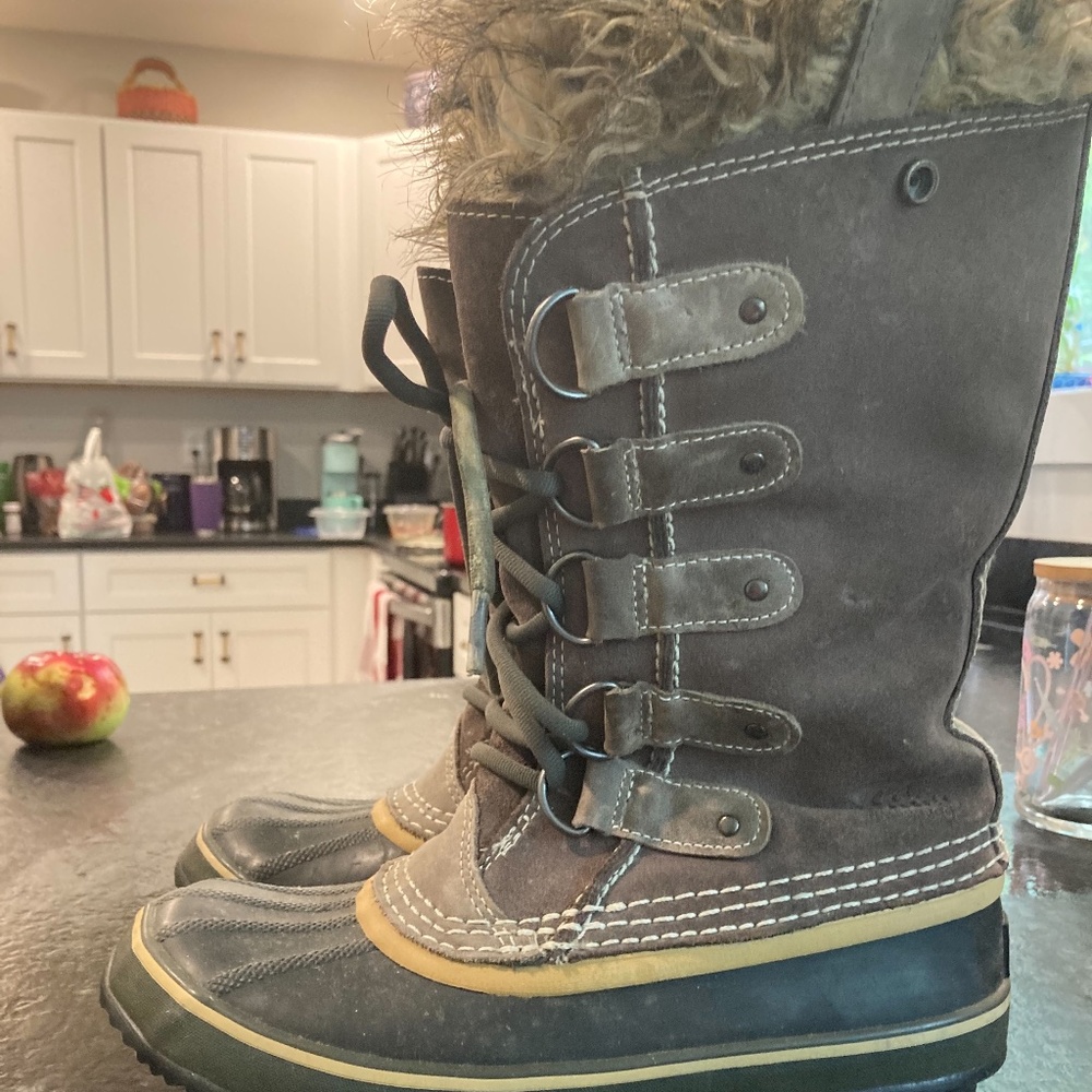 SOREL JOAN OF ARC BOOTS WOMENS 7